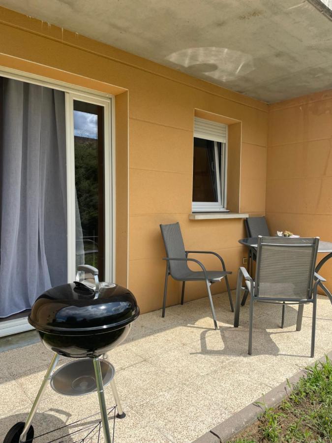 L'Evasion Verte - Parking Prive Langres Eksteriør bilde
